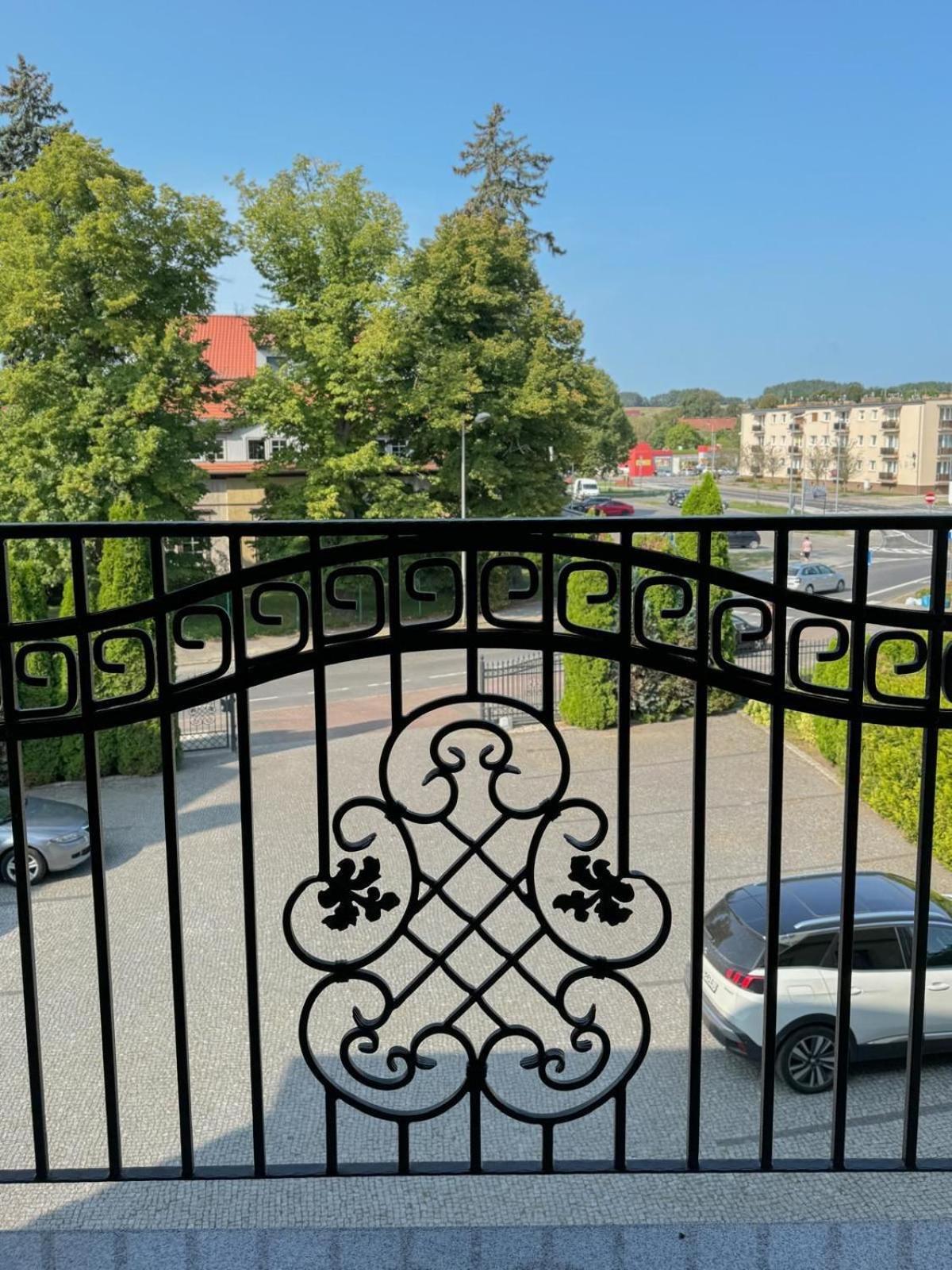 ホテル Kamienica Sulęcin エクステリア 写真